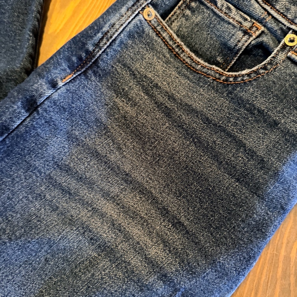 American Eagle distressed mom Jean - Picture 2 of 8